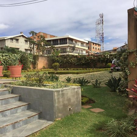 Sahamalaza Bed & Breakfast Ivato  Exterior photo
