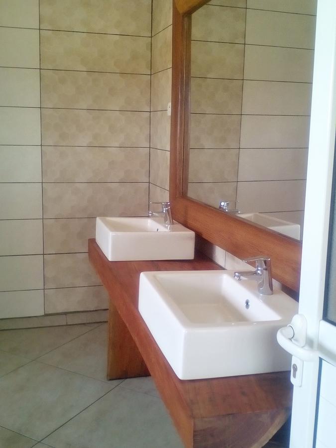 Sahamalaza Bed & Breakfast Ivato  Exterior photo
