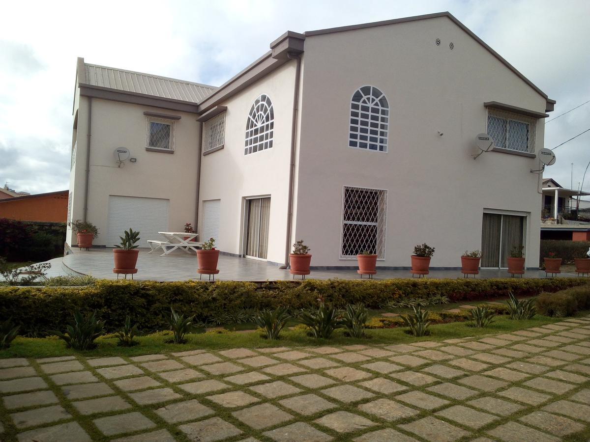 Sahamalaza Bed & Breakfast Ivato  Exterior photo